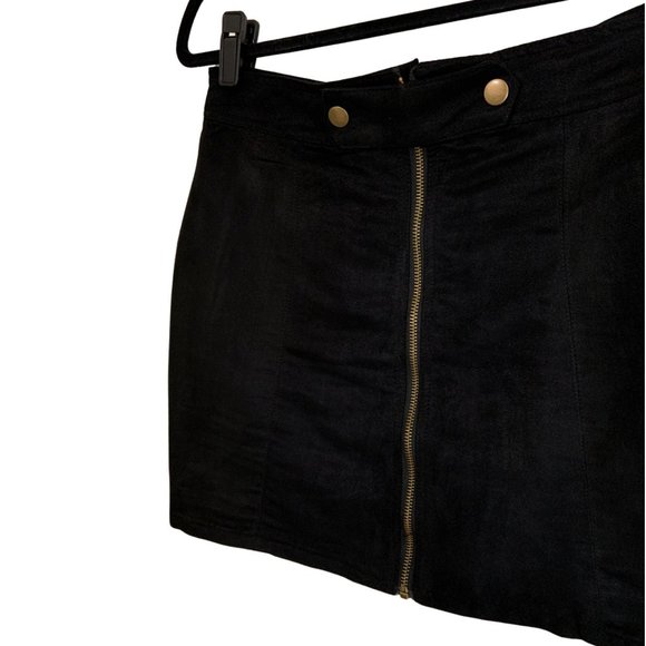 Velvet Front Button & Zipper Detail Mini Skirt - Picture 3 of 6